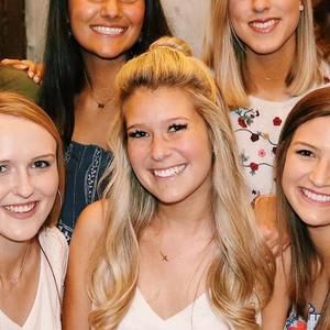 Meet your Posher, Victoria